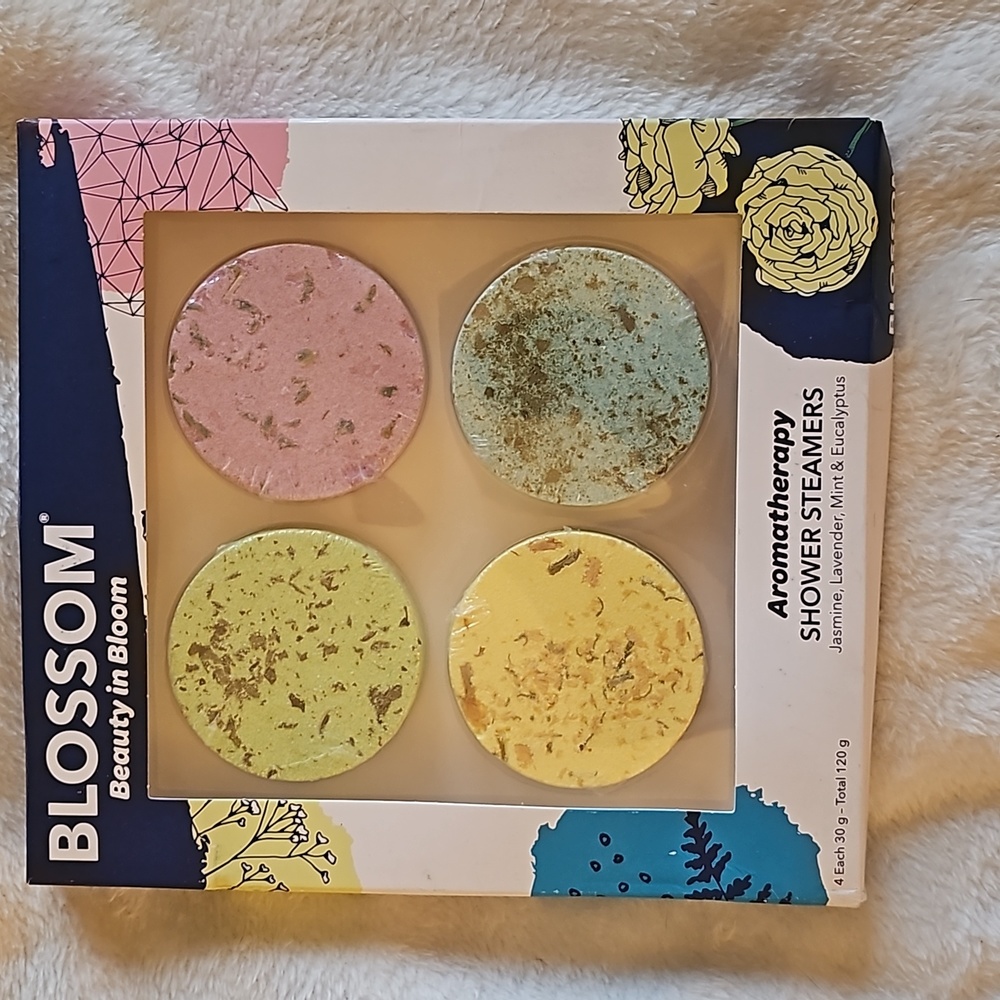 Blossom shower steamers